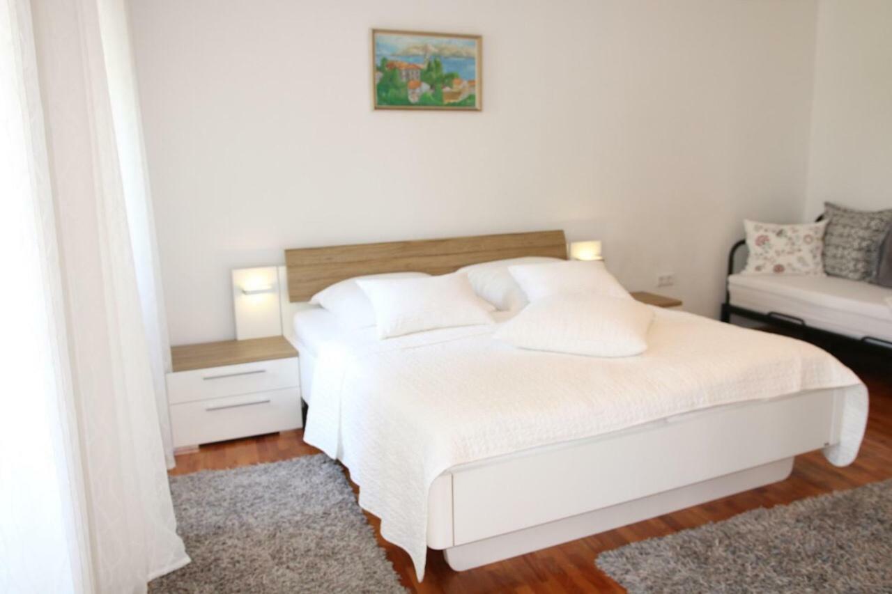 Central House Nona Crikvenica Ngoại thất bức ảnh