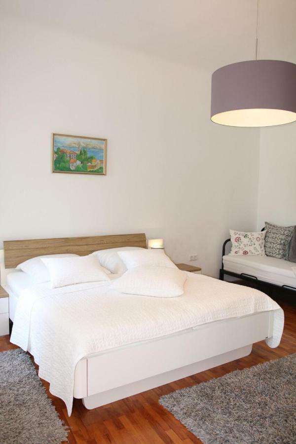 Central House Nona Crikvenica Ngoại thất bức ảnh