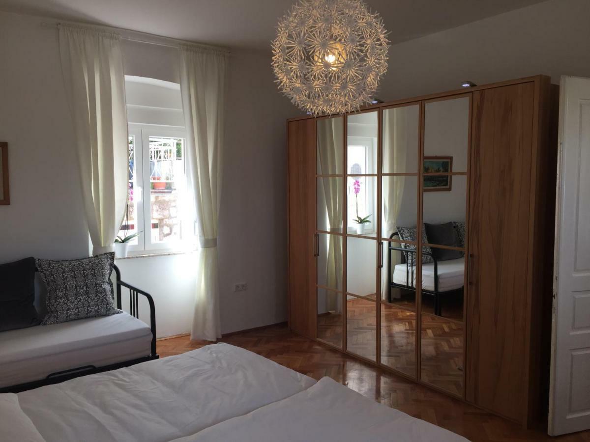 Central House Nona Crikvenica Ngoại thất bức ảnh